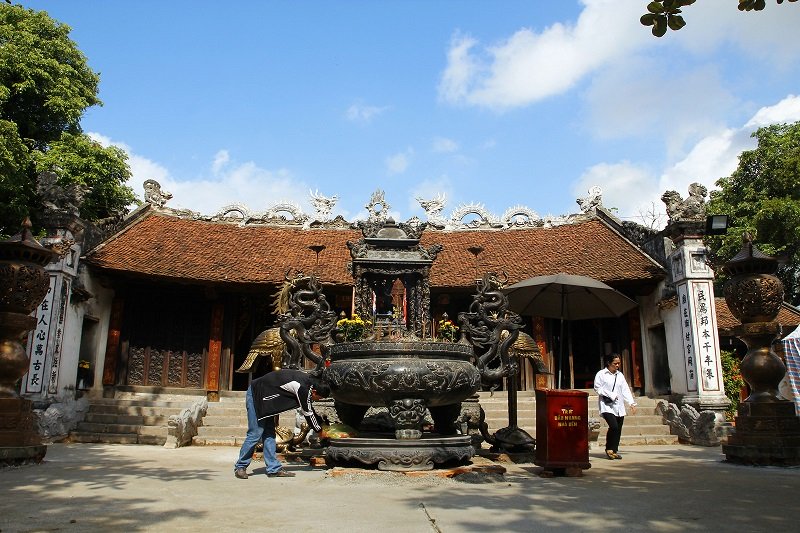 Đền Thượng hay còn gọi là đền Thiên Trường