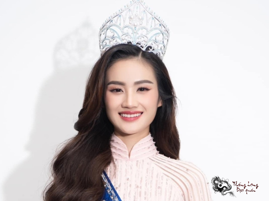 Hoa hậu Ý Nhi mới đăng quang Hoa hậu Thế giới Việt Nam ngày 22 tháng 7