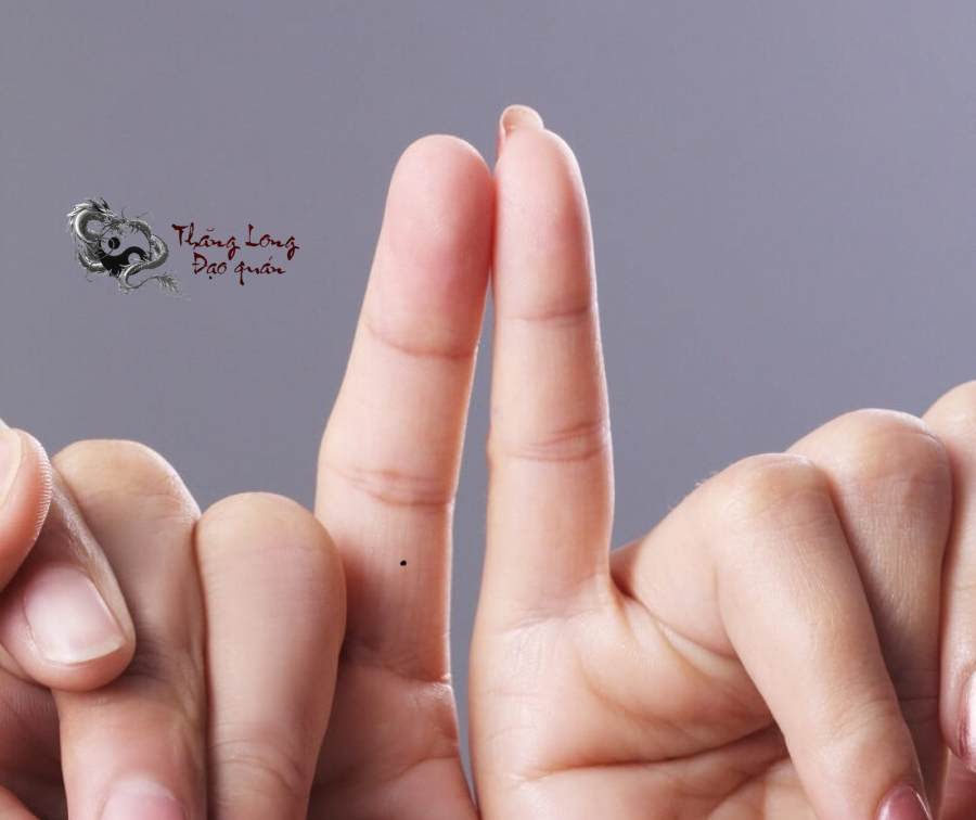 Nốt ruồi trên ngón tay út cũng có thể nói lên vận mệnh của bạn