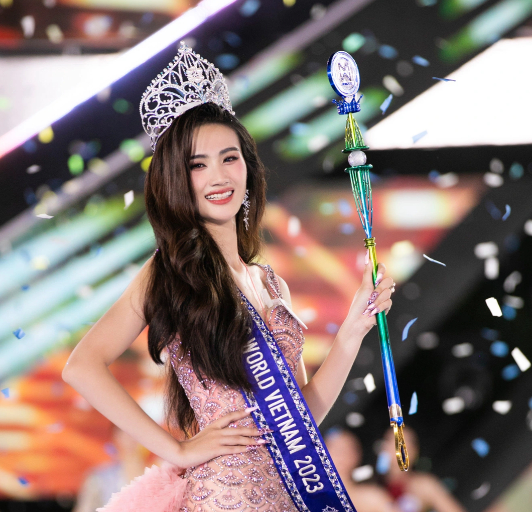Ý Nhi đăng quang Hoa hậu Thế giới Việt Nam 2023 ngày 22 tháng 7