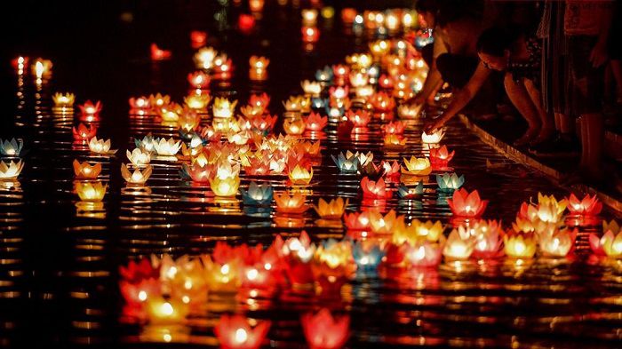 Ý nghĩa của việc thả đèn hoa đăng trong ngày lễ Vu Lan