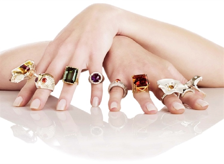 Ý nghĩa các ngón tay đeo nhẫn phong thủy